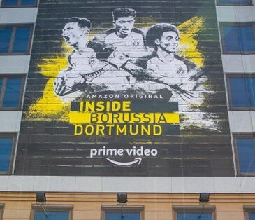 BVB provoziert mit riesigem Werbeplakat mitten in München
