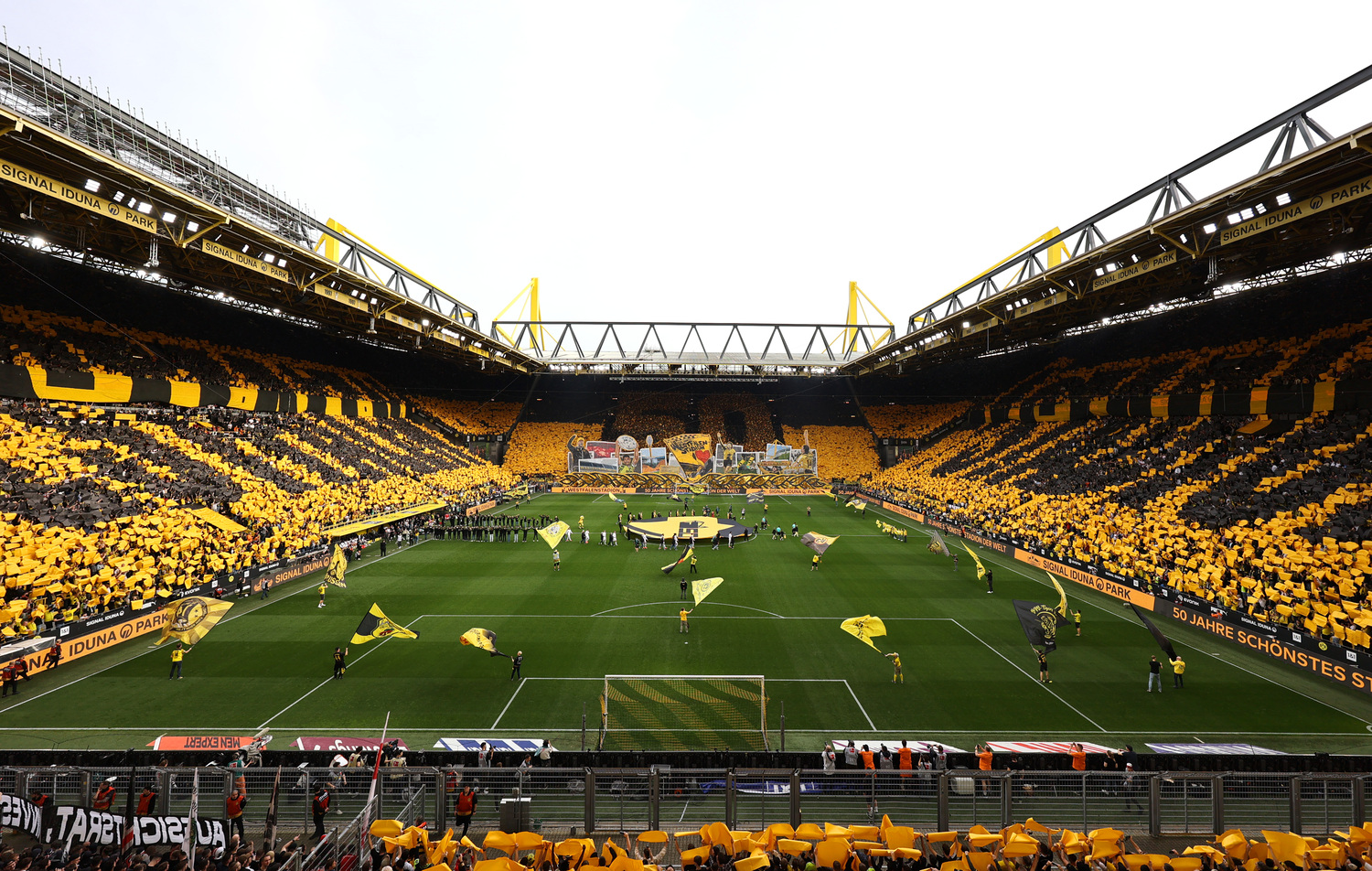 BVB Fans Choreo Signal Iduna Park