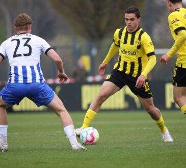 Kjell Wätjen in der A-Jugend-Bundesliga für Borussia Dortmund.