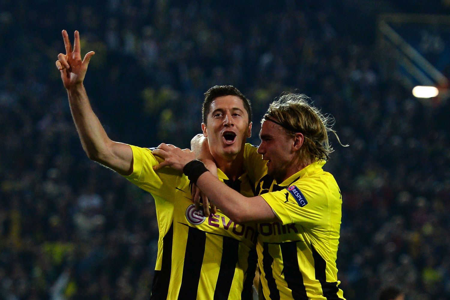 Robert Lewandowski und Marcel Schmelzer jubeln über Tor gegen Real Madrid.