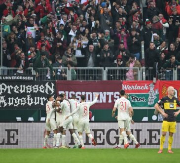 Augsburg jubelt nach Tor gegen Dortmund