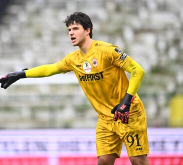 Royal Antwerp FC v KRC Genk - Jupiler Pro League DEURNE, BELGIUM - DECEMBER 26 : Lammens Senne goalkeeper of Royal Antwerp FC during the Jupiler Pro League match between Royal Antwerp FC and KRC Genk on December 26, 2024 in Deurne, Belgium, 26/12/2024 Deurne Belgium PUBLICATIONxNOTxINxFRAxBEL Copyright: xGvgx