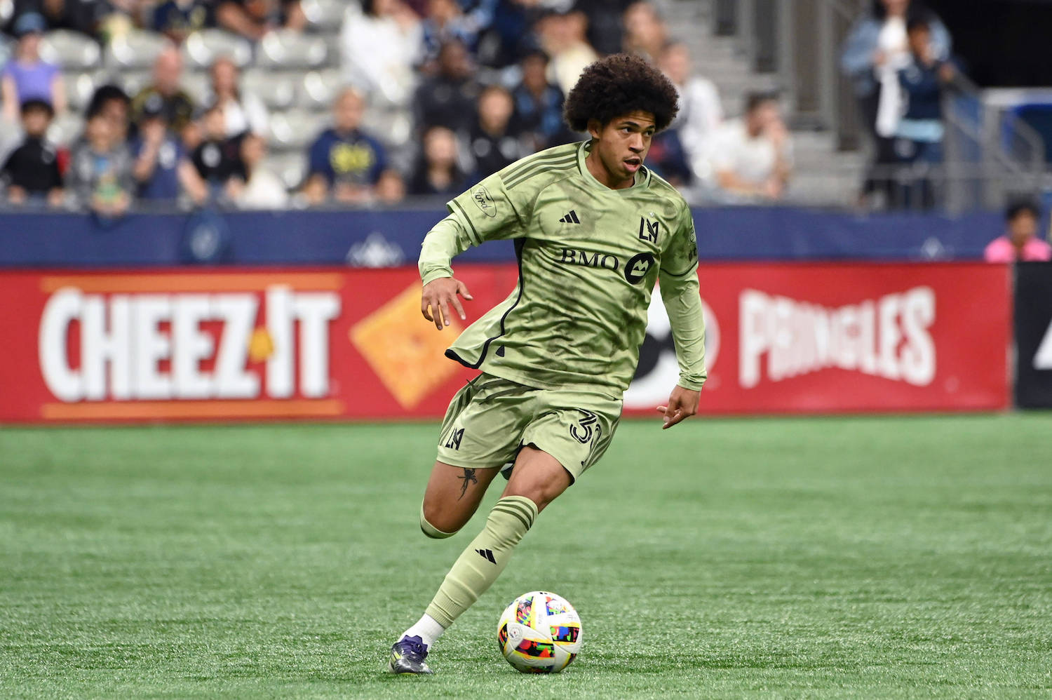 MLS, Fussball Herren, USA LAFC at Vancouver Whitecaps FC Oct 13, 2024 Vancouver, British Columbia, CAN LAFC forward David Martinez 30 controls the ball in the first half against Vancouver Whitecaps FC at BC Place. Vancouver BC Place British Columbia CAN, EDITORIAL USE ONLY PUBLICATIONxINxGERxSUIxAUTxONLY Copyright: xSimonxFearnx 20241013_lbm_af2_148