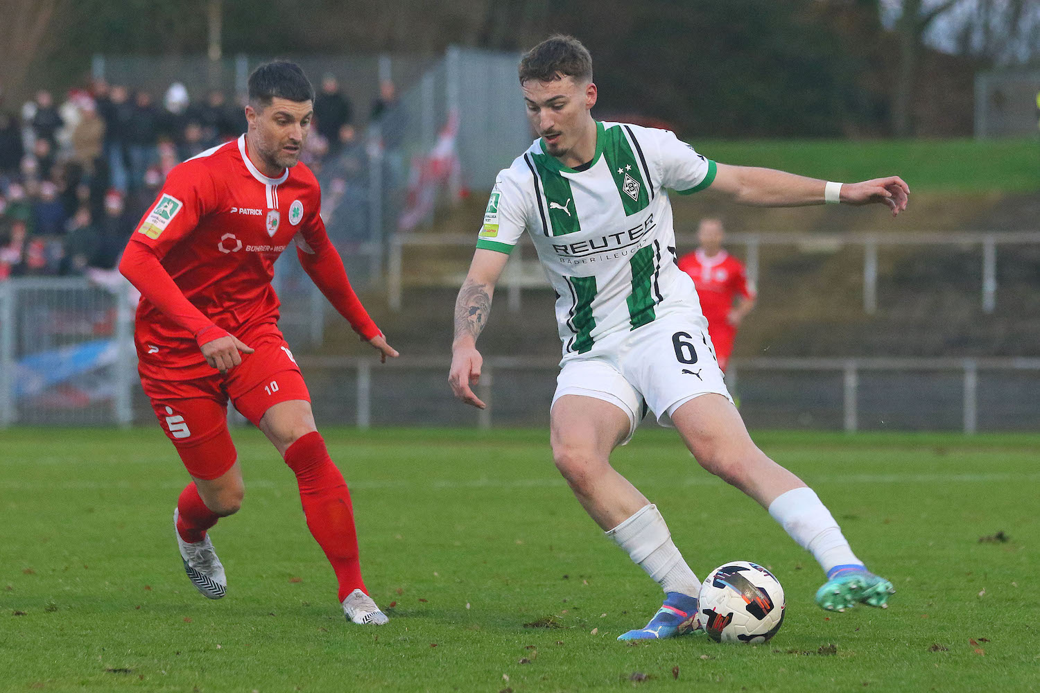 Moritz Stoppelkamp, Tony Reitz | Borussia Mönchengladbach II - RWO | Ort: Mönchengladbach, Grenzlandstadion | Datum: 07.12.2024 | Foto: Micha Korb / FUNKE Foto Services