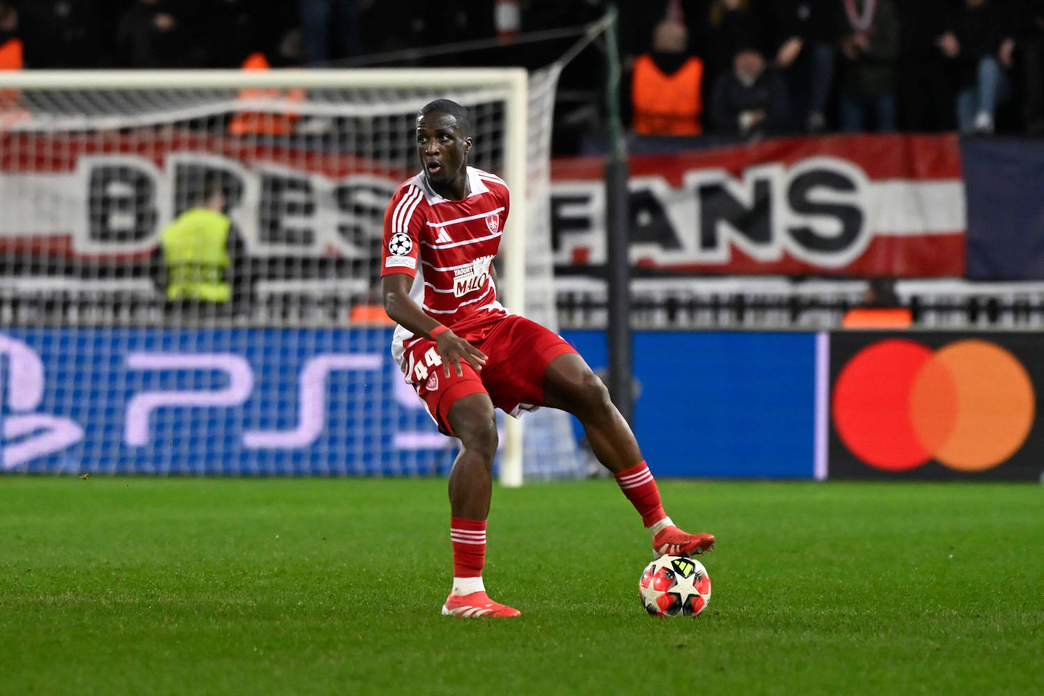 FOOTBALL : Brest vs Real Madrid - Ligue des Champions - 29/01/2025 Soumaila Coulibaly 44 - Brest during the UEFA Champions League match between Stade Brestois 29 and Real Madrid CF at Stade de Roudourou on January 29 , 2025 in Guingamp, France. Photo by Dante Badano / PsnewZ - GuingampFrance PUBLICATIONxNOTxINxFRAxBEL Copyright: xDantexBadanox