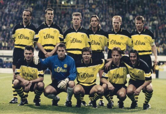 BVB in der Champions League 1997 mit Andreas Möller, Matthias Sammer, Knut Reinhardt, Jürgen Kohler, Heiko Herrlich, Wolfgang Feiersinger, Jörg Heinrich, Stefan Klos, Paulo Sosa, Stefan Reuter, Stephane Chapuisat