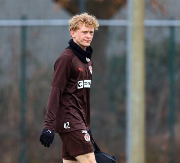 42 Marwin Schmitz FC St. Pauli Fuﬂball I Herren I Training I Saison 2024-2025 I FC St. Pauli I 25.02.2025 I Trainingszentrum FC St. Pauli *** 42 Marwin Schmitz FC St Pauli Football I Men I Training I Season 2024 2025 I FC St Pauli I 25 02 2025 I Training Center FC St Pauli