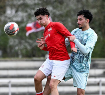 23.03.2025, xpsx, Fussball U19 A-Jugend Bundesliga, Kickers Offenbach - 1.FC Kaiserslautern v.l. Sami Bouzarzar OFC, Mert Baser Kaiserslautern Offenbach Hessen Deutschland DEU *** 23 03 2025, xpsx, Soccer U19 A Youth Bundesliga, Kickers Offenbach 1 FC Kaiserslautern v l Sami Bouzarzar OFC , Mert Baser Kaiserslautern Offenbach Hessen Germany DEU
