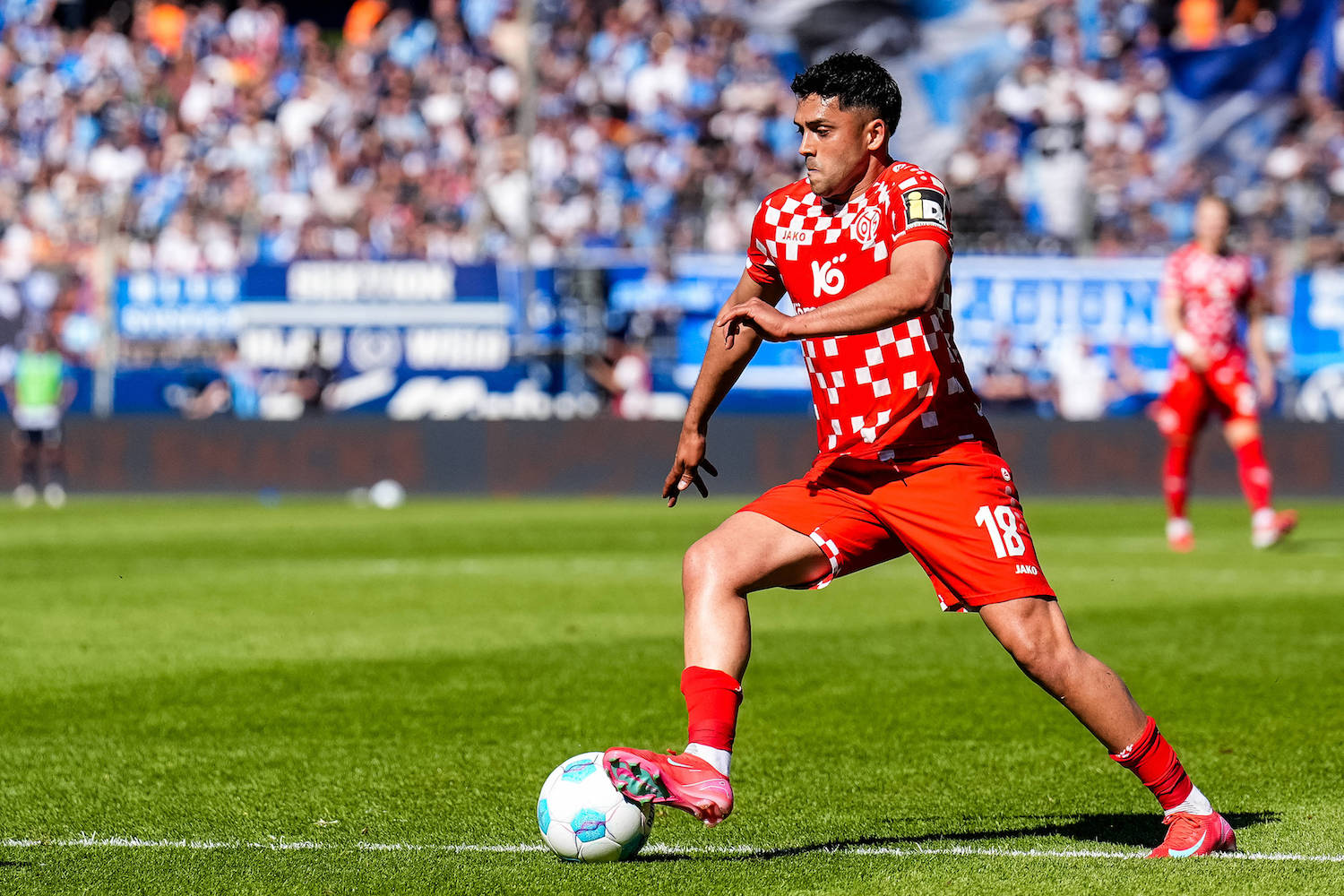 BOCHUM, GERMANY - MAY 10: Nadiem Amiri of 1. FSV Mainz 05 dribbles with the ball during the Bundesliga match between VfL Bochum 1848 and 1. FSV Mainz 05 at Vonovia Ruhrstadion on May 10, 2025 in Bochum, Germany. Photo by Rene Nijhuis/MB Media SPO PUBLICATIONxINxGERxSUIxAUTxONLY Copyright: xRenexNijhuis/MBxMediax