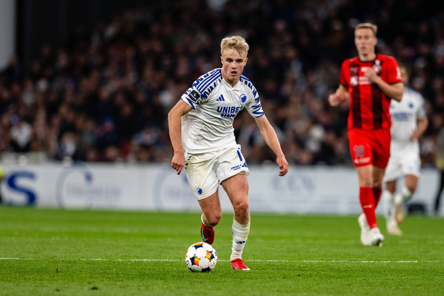 FC Copenhagen v FC Midtjylland, 3F Superliga football, Copenhagen, Denmark Copenhagen, Denmark. 11th, May 2025. Victor Froholdt 17 of FC Copenhagen seen during the 3F Superliga match between FC Copenhagen and FC Midtjylland at Parken in Copenhagen. Denmark, Copenhagen PUBLICATIONxNOTxINxDENxNORxFINxBEL Copyright: xGonzalesxPhoto/TobiasxJorgensenx