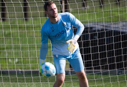 Torwart Patrick DREWES BO Training des VfL Bochum auf dem Trainingsgelaende am Vonovia Ruhrstadion Bochum/ Deutschland, 03.04.2025 DFL regulations prohibit any use of photographs as image sequences and/or quasi-video √É√Ç *** Goalkeeper Patrick DREWES BO Training of VfL Bochum on the training ground at the Vonovia Ruhrstadion Bochum Germany, 03 04 2025 DFL regulations prohibit any use of photographs as image sequences and or quasi video √É√Ç