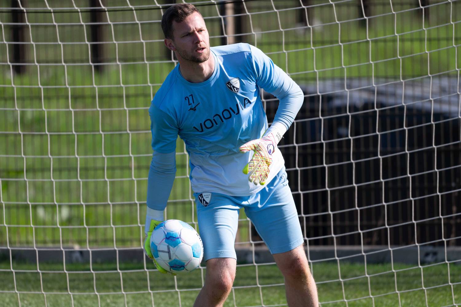 Torwart Patrick DREWES BO Training des VfL Bochum auf dem Trainingsgelaende am Vonovia Ruhrstadion Bochum/ Deutschland, 03.04.2025 DFL regulations prohibit any use of photographs as image sequences and/or quasi-video ÃÂ *** Goalkeeper Patrick DREWES BO Training of VfL Bochum on the training ground at the Vonovia Ruhrstadion Bochum Germany, 03 04 2025 DFL regulations prohibit any use of photographs as image sequences and or quasi video ÃÂ