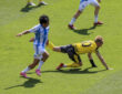 Soccer: FIFA Club World Cup 2025-Group Stage-Ulsan HD at Borussia Dortmund Jun 25, 2025 Cincinnati, Ohio, USA Borussia Dortmund forward Julian Brandt 10 and Ulsan HD midfielder Seungbeom Ko 7 battle for the ball during the second half during a group stage match of the 2025 FIFA Club World Cup at TQL Stadium. Cincinnati TQL Stadium Ohio USA, EDITORIAL USE ONLY PUBLICATIONxINxGERxSUIxAUTxONLY Copyright: xKatiexStratmanx 20250625_sns_gt1_00107_1