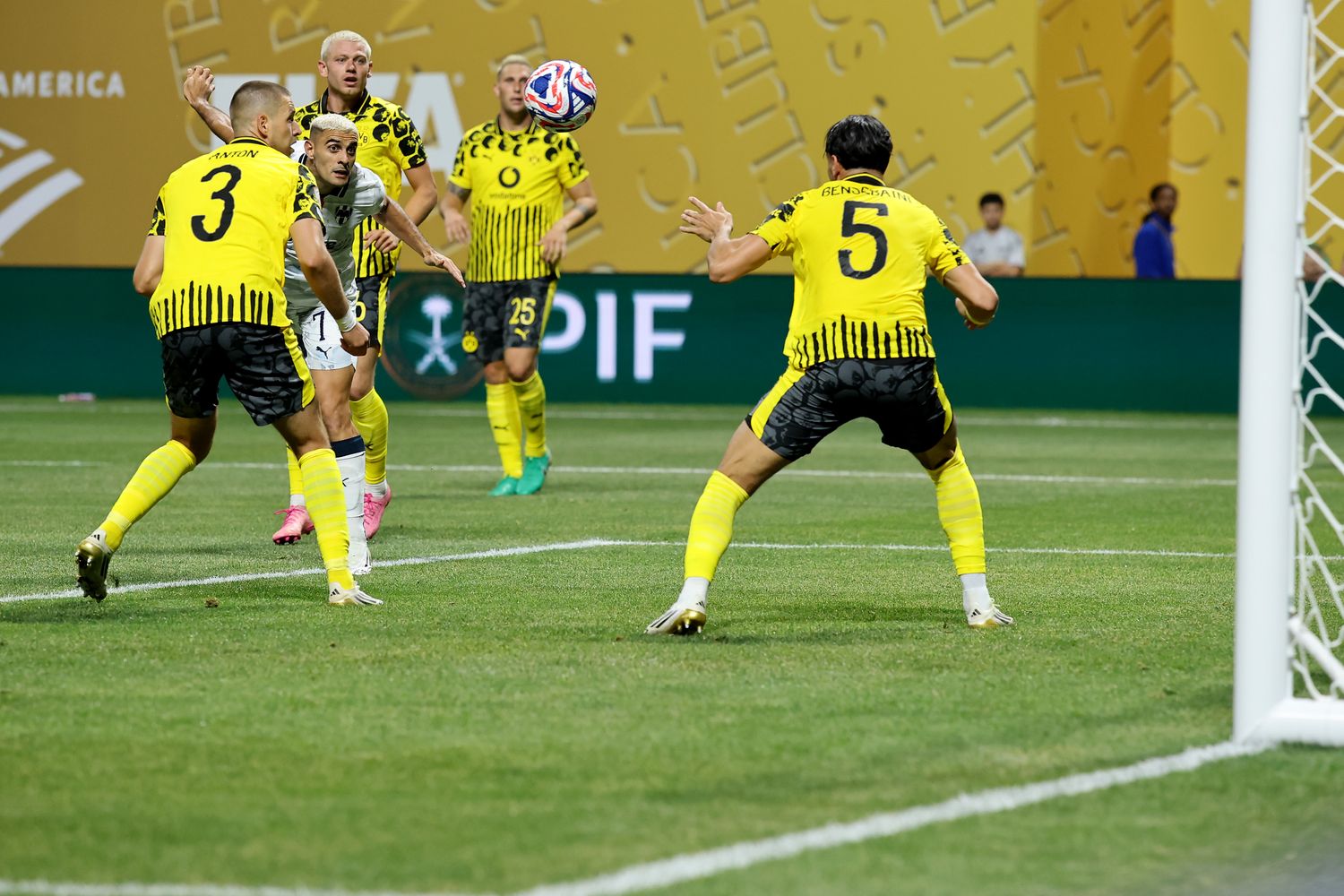 Borussia Dortmund v CF Monterrey