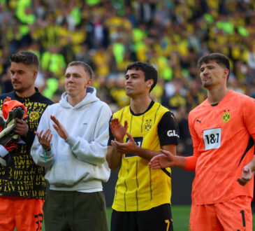 Alexander Meyer BVB, Maximilian Beier BVB, Giovanni Reyna BVB und Torhüter Gregor Kobel