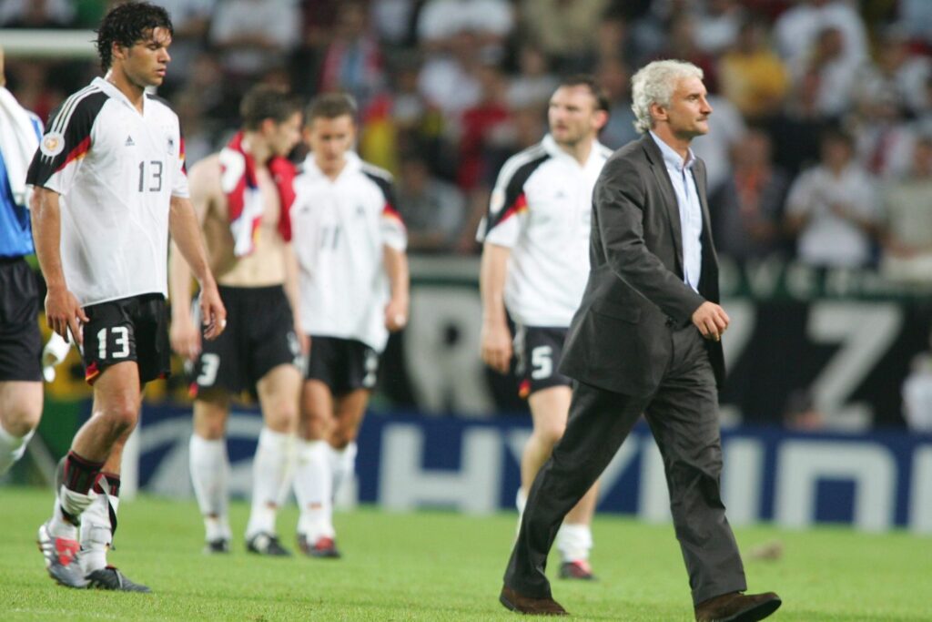 Michael Ballack, Rudi Völler mit Nationalmannschaft bei EM 2004 in Portugal