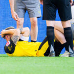 10.08.2025 - Fuﬂball, Damen, 2025/2026, Saisonerˆffnung, Testspiel, Borussia Dortmund - Juventus Turin: Niklas S¸le Dortmund verletzt, Verletzung *** 10 08 2025 Football, Women, 2025 2026, Season opener, Test match, Borussia Dortmund Juventus Turin Niklas S¸le Dortmund injured, Injury