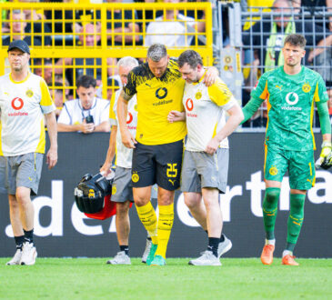 10.08.2025 - Fuﬂball, Damen, 2025/2026, Saisonerˆffnung, Testspiel, Borussia Dortmund - Juventus Turin: Niklas S¸le Dortmund verletzt, Verletzung *** 10 08 2025 Football, Women, 2025 2026, Season opener, Test match, Borussia Dortmund Juventus Turin Niklas S¸le Dortmund injured, Injury