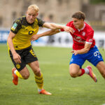 17.08.2025, xkwix, Fuﬂball, Regionalliga West, Borussia Dortmund U23 - Wuppertaler SV, Stadion Rote Erde: Amin Bouzraa Wuppertaler SV 37 im Zweikampf gegen Ben H¸ning Borussia Dortmund 2 15 NRW Deutschland *** 17 08 2025, xkwix, Football, Regionalliga West, Borussia Dortmund U23 Wuppertaler SV, Stadion Rote Erde Amin Bouzraa Wuppertaler SV 37 in duel against Ben H¸ning Borussia Dortmund 2 15 NRW Germany