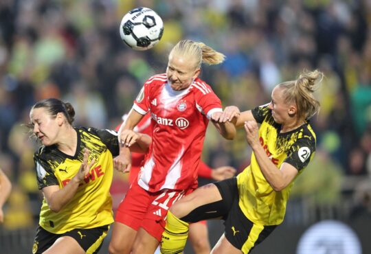 Yasu Wöhrn, Pernille Harder, Frederike Kempe, FC Bayern München, Stadion Rote Erde