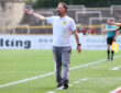 Samstag 30.08.2025, Saison 2025/26, Regionalliga West, 6. Spieltag im Stadion Rote Erde Dortmund, BVB Borussia Dortmund II - Borussia Mˆnchengladbach U23, Daniel Rios Trainer, BVB II gibt Anweisungen an sein Team *** Saturday 30 08 2025, Season 2025 26, Regionalliga West, Matchday 6 at Stadion Rote Erde Dortmund, BVB Borussia Dortmund II Borussia Mˆnchengladbach U23, Daniel Rios coach, BVB II gives instructions to his team