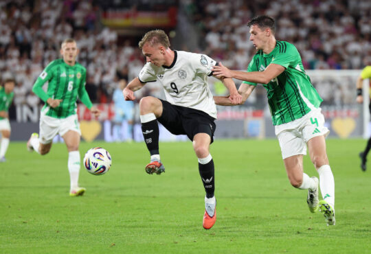 07.09.2025, xrekx, Fussball WM-Qualifikation 2026, Deutschland - Nordirland v.l. Maximilian Beier Deutsche Fussball Nationalmannschaft DFB Eoin Toal Nordirland Zweikampf, Aktion, action, battle for the ball DFL/DFB REGULATIONS PROHIBIT ANY USE OF PHOTOGRAPHS as IMAGE SEQUENCES and/or QUASI-VIDEO Kˆln *** 07 09 2025, xrekx, Football World Cup Qualification 2026, Germany Northern Ireland v l Maximilian Beier German National Football Team DFB Eoin Toal Northern Ireland duel, action, action, battle for the ball DFL DFB REGULATIONS PROHIBIT ANY USE OF PHOTOGRAPHS as IMAGE SEQUENCES and or QUASI VIDEO Cologne