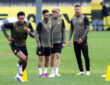 15.09.2025, Abschlusstraining zum UEFA Champions League Spiel zwischen Juventus Turin und Borussia Dortmund, v. l. Jobe Bellingham Borussia Dortmund, Yan Couto Borussia Dortmund, Daniel Svensson Borussia Dortmund, Salih ÷zcan Borussia Dortmund, Dortmund Trainingsgel‰nde Borussia Dortmund NRW Deutschland xRHR-FOTO/DEx *** 15 09 2025, Final training session for the UEFA Champions League match between Juventus Turin and Borussia Dortmund, f l Jobe Bellingham Borussia Dortmund , Yan Couto Borussia Dortmund , Daniel Svensson Borussia Dortmund , Salih ÷zcan Borussia Dortmund , Dortmund training ground Borussia Dortmund NRW Germany xRHR PHOTO DEx Copyright: DennisxEwert/RHR-FOTOx RHR-FOTO/DE