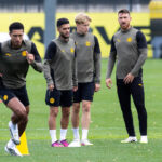 15.09.2025, Abschlusstraining zum UEFA Champions League Spiel zwischen Juventus Turin und Borussia Dortmund, v. l. Jobe Bellingham Borussia Dortmund, Yan Couto Borussia Dortmund, Daniel Svensson Borussia Dortmund, Salih ÷zcan Borussia Dortmund, Dortmund Trainingsgel‰nde Borussia Dortmund NRW Deutschland xRHR-FOTO/DEx *** 15 09 2025, Final training session for the UEFA Champions League match between Juventus Turin and Borussia Dortmund, f l Jobe Bellingham Borussia Dortmund , Yan Couto Borussia Dortmund , Daniel Svensson Borussia Dortmund , Salih ÷zcan Borussia Dortmund , Dortmund training ground Borussia Dortmund NRW Germany xRHR PHOTO DEx Copyright: DennisxEwert/RHR-FOTOx RHR-FOTO/DE