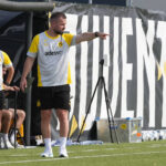 Dienstag, 16.09.2025 Saison 2025 2026 1. Spieltag UEFA Youth League im Juventus Training Center JTC, Turin, Italy. Juventus FC U19 - BV Borussia Dortmund U19. Cheftrainer Felix Hirschnagl BVB *** Tuesday, 16 09 2025 Season 2025 2026 1 Matchday UEFA Youth League at Juventus Training Center JTC , Turin, Italy Juventus FC U19 BV Borussia Dortmund U19 Head Coach Felix Hirschnagl BVB