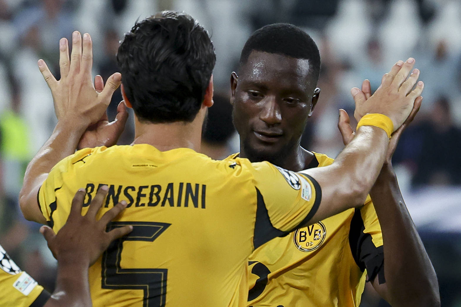 Ramy Bensebaini und Serhou Guirassy