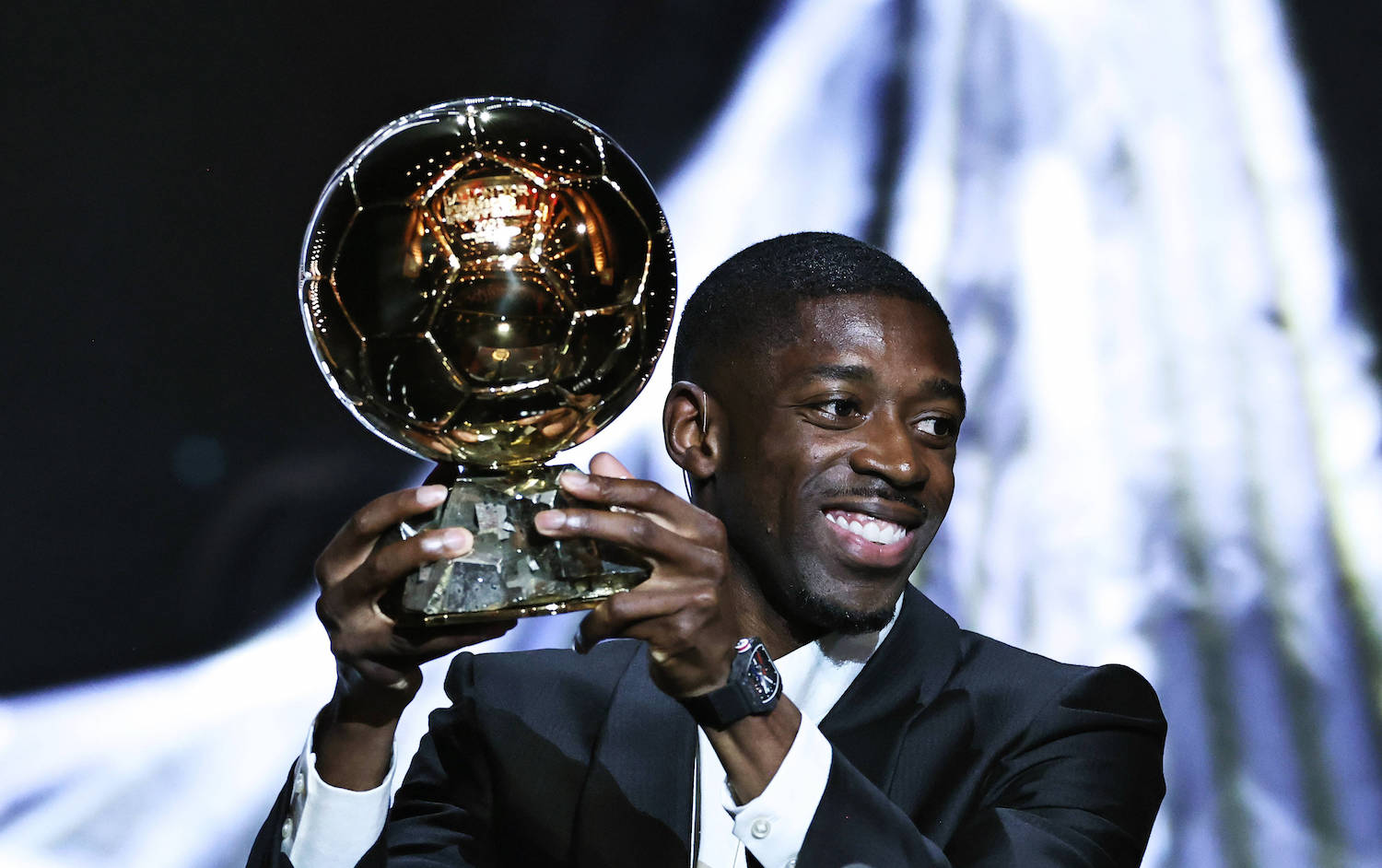 250923 -- PARIS, Sept. 23, 2025 -- Paris Saint-Germain s French player Ousmane Dembele poses with his trophy after winning the men s Ballon d Or awards during the 2025 Ballon d Or France Football award ceremony at the Theatre du Chatelet in Paris, France, on Sept. 22, 2025. SPFRANCE-PARIS-FOOTBALL-BALLON D OR CEREMONY GaoxJing PUBLICATIONxNOTxINxCHN
