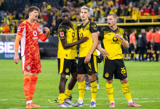 Gregor Kobel, Serhou Guirassy, Nico Schlotterbeck und Julian Ryerson