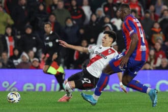 River Plates midfielder Juan Cruz Meza vies for the ball with San Lorenzo s Colombian defender Jhohan Romana during the Argentine Professional Football League 2025 Clausura Tournament Betano match, at MAS Momumental stadium in Buenos Aires, Argentina, on July 27, 2025. BUENOS AIRES ARGENTINA *** River Plates midfielder Juan Cruz Meza vies for the ball with San Lorenzo s Colombian defender Jhohan Romana during the Argentine Professional Football League 2025 Clausura Tournament Betano match, at MAS Momumental stadium in Buenos Aires, Argentina, on July 27, 2025 BUENOS AIRES ARGENTINA Copyright: xALEJANDROxPAGNIx