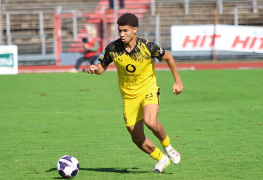 Regionalliga West: SC Fortuna Koeln - Borussia Dortmund U23 ** NUR F‹R REDAKTIONELLE ZWECKE ** EDITORIAL USE ONLY **Fussball Regionalliga West 11.Spieltag Samstag 04.10.2025 Suedstadion Koeln SC Fortuna Koeln - Borussia Dortmund II Im Bild Jordi Paulina (BVB U23) Deutschland Kˆln Copyright: StefanxRittershaus *** Regionalliga West SC Fortuna Koeln Borussia Dortmund U23 FOR EDITORIAL PURPOSES ONLY p Soccer Regionalliga West 11 Matchday Saturday 04 10 2025 Suedstadion Koeln SC Fortuna Koeln Borussia Dortmund II In the picture Jordi Paulina BVB U23 Germany Cologne Copyright StefanxRittershaus Copyright: StefanxRittershaus doc82oajrszh3d1dw4tq6k0 ,EDITORIAL USE ONLY