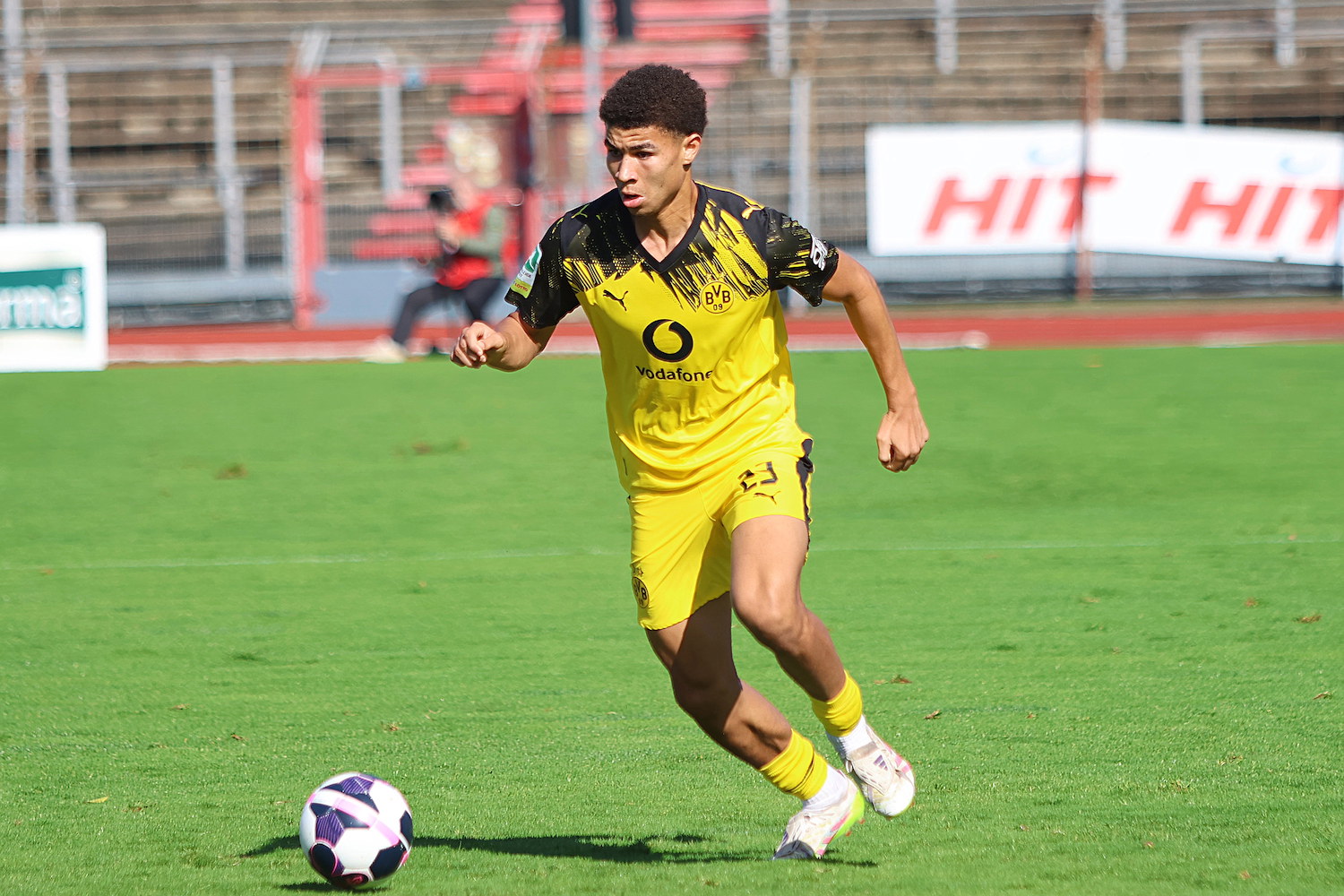Regionalliga West: SC Fortuna Koeln - Borussia Dortmund U23 ** NUR F‹R REDAKTIONELLE ZWECKE ** EDITORIAL USE ONLY **Fussball Regionalliga West 11.Spieltag Samstag 04.10.2025 Suedstadion Koeln SC Fortuna Koeln - Borussia Dortmund II Im Bild Jordi Paulina (BVB U23) Deutschland Kˆln Copyright: StefanxRittershaus *** Regionalliga West SC Fortuna Koeln Borussia Dortmund U23 FOR EDITORIAL PURPOSES ONLY p Soccer Regionalliga West 11 Matchday Saturday 04 10 2025 Suedstadion Koeln SC Fortuna Koeln Borussia Dortmund II In the picture Jordi Paulina BVB U23 Germany Cologne Copyright StefanxRittershaus Copyright: StefanxRittershaus doc82oajrszh3d1dw4tq6k0 ,EDITORIAL USE ONLY