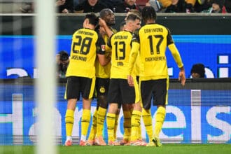 1. BL - 25/26 - FC Augsburg - Borussia Dortmund am 31.10.2025 in der WWK ARENA in Augsburg Jubel, Torjubel, Torschuetze, Torsch¸tze Serhou Guirassy Dortmund jubelt nach seinem Tor zum 0:1. *** 1 BL 25 26 FC Augsburg Borussia Dortmund on 31 10 2025 at WWK ARENA in Augsburg Cheering, goal celebration, goal scorer, goal scorer Serhou Guirassy Dortmund celebrates after his goal for 0 1 MT