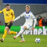 Marcel Sabitzer Borussia Dortmund und Viktor Dadason F.C. Copenhagen battle for the ball during the UEFA Champions League 2025/26 League Phase MD3 match between F.C. Copenhagen and Borussia Dortmund at Parken Stadium on October 21, 2025 in Copenhagen, Denmark. Photo by Alex Gottschalk/DeFodi Images / not used for Axel Springer / ZDF *** Marcel Sabitzer Borussia Dortmund and Viktor Dadason F C Copenhagen battle for the ball during the UEFA Champions League 2025 26 League Phase MD3 match between F C Copenhagen and Borussia Dortmund at Parken Stadium on October 21, 2025 in Copenhagen, Denmark Photo by Alex Gottschalk DeFodi Images not used for Axel Springer ZDF