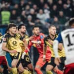 Fuﬂball M‰nner Saison 2025/2026 1. Fuﬂball-Bundesliga 10. Spieltag Hamburger SV vs. Borussia Dortmund 08.11.2025 Daniel Heuer Fernandes 1, HSV im Get¸mmel des Strafraums vom BVB Hamburg Volksparkstadion Hamburg Deutschland *** Soccer Men Season 2025 2026 1 Soccer Bundesliga 10 Matchday Hamburger SV vs Borussia Dortmund 08 11 2025 Daniel Heuer Fernandes 1, HSV in the turmoil of the penalty area of BVB Hamburg Volksparkstadion Hamburg Germany