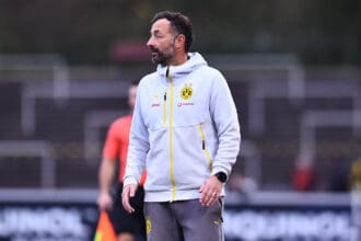 Borussia Dortmund U23 - Schalke 04 U23 ** NUR F√úR REDAKTIONELLE ZWECKE ** EDITORIAL USE ONLY **Fu√üball Regionalliga West 15.Spieltag: Borussia Dortmund U23 - Schalke 04 U23 am 08.11.2025 im Stadion Rote Erde in Dortmund Daniel Rios ( Trainer Borussia Dortmund U23 ) Deutschland Nordrhein Westfalen Dortmund Copyright: ThorstenxTillmann *** Borussia Dortmund U23 Schalke 04 U23 FOR EDITORIAL PURPOSES ONLY p Soccer Regionalliga West 15 Matchday Borussia Dortmund U23 Schalke 04 U23 on 08 11 2025 at Stadion Rote Erde in Dortmund Daniel Rios Coach Borussia Dortmund U23 Germany North Rhine-Westphalia Dortmund Copyright ThorstenxTillmann Copyright: ThorstenxTillmann doc836qp4g7iax1jcrsqey ,EDITORIAL USE ONLY