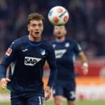 Fisnik Asllani TSG Hoffenheim mit Ball, FSV Mainz 05 vs TSG Hoffenheim, Fussball, 1. Bundesliga, 11. Spieltag, Saison 2025/2026, 21.11.2025 DFB regulations prohibit any use of photographs as image sequences and/or quasi-video. FSV Mainz 05 vs TSG Hoffenheim, Fussball, 1. Bundesliga, 11. Spieltag, Saison 2025/2026, 21.11.2025 *** Fisnik Asllani TSG Hoffenheim with ball, FSV Mainz 05 vs TSG Hoffenheim, Football, 1 Bundesliga, Matchday 11, Season 2025 2026, 21 11 2025 DFB regulations prohibit any use of photographs as image sequences and or quasi video FSV Mainz 05 vs TSG Hoffenheim, Football, 1 Bundesliga, Matchday 11, Season 2025 2026, 21 11 2025 Copyright: xEibner-Pressefoto/AlexanderxNeisx EP_ANS