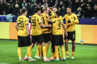 Fussball, UEFA Champions League Saison 2025/2026 Ligaphase - 5.Spieltag Borussia Dortmund - FC Villarreal 25.11.2025, SIGNAL IDUNA PARK Torjubel Borussia Dortmund nach dem Tor zum 2-0 durch Serhou Guirassy Borussia Dortmund, 9, die Spieler freuen sich Dortmund SIGNAL IDUNA PARK Nordrhein-Westfalen Deutschland *** Sport, Football, UEFA Champions League Season 2025 2026 League Phase 5 Matchday Borussia Dortmund FC Villarreal 25 11 2025, SIGNAL IDUNA PARK Goal celebration Borussia Dortmund after the 2-0 goal by Serhou Guirassy Borussia Dortmund, 9 , the players are happy Dortmund SIGNAL IDUNA PARK North Rhine-Westphalia Germany