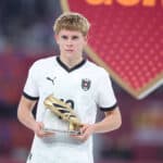 Fussball, Junioren U 17 WM 2025 Doha / Katar Finale 27.11.2025 Portugal 1-0 Oesterreich Johannes Moser Oesterreich mit dem Adidas Goldenen Schuh fuer den Besten Torschuetzen mit 8 Treffern bei der WM. *** Football, Junior U 17 World Cup 2025 Doha Qatar Final 27 11 2025 Portugal 1 0 Austria Johannes Moser Austria with the Adidas Golden Shoe for the best goal scorer with 8 goals at the World Cup
