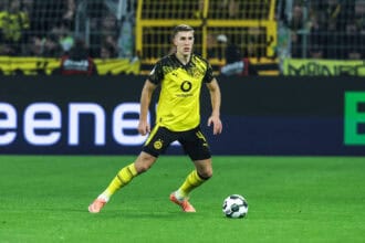 Fussball, DFB-Pokal Saison 2025/2026 Achtelfinale Borussia Dortmund - Bayer 04 Leverkusen 02.12.2025, SIGNAL IDUNA PARK Nico Schlotterbeck Borussia Dortmund, 4 Dortmund SIGNAL IDUNA PARK Nordrhein-Westfalen Deutschland *** Sport, Football, DFB Cup Season 2025 2026 Round of 16 Borussia Dortmund Bayer 04 Leverkusen 02 12 2025, SIGNAL IDUNA PARK Nico Schlotterbeck Borussia Dortmund, 4 Dortmund SIGNAL IDUNA PARK North Rhine-Westphalia Germany