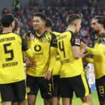 Torjubel BVB Dortmund beim 0:1 durch Ramy Bensebaini