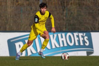 Borussia Dortmund U17, U 17 vs. 1. FC Union Berlin U17, Fuﬂball, U17 DFB Nachwuchsliga Hauptrunde Liga A Gruppe A, 3. Spieltag, Saison 2024/25, 02.03.2025 Kapit‰n Romeo Ritter BVB, 18 am Ball Borussia Dortmund U17 vs. 1. FC Union Berlin U17, Fuﬂball, U17 DFB Nachwuchsliga Hauptrunde Liga A Gruppe A, 3. Spieltag, Saison 2024/25, 02.03.2025 Dortmund BVB-Fuﬂballpark Hohenbuschei NRW Germany Copyright: xPatrikxOttex