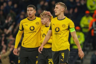 Jobe Bellingham, Daniel Svensson und Nico Schlotterbeck