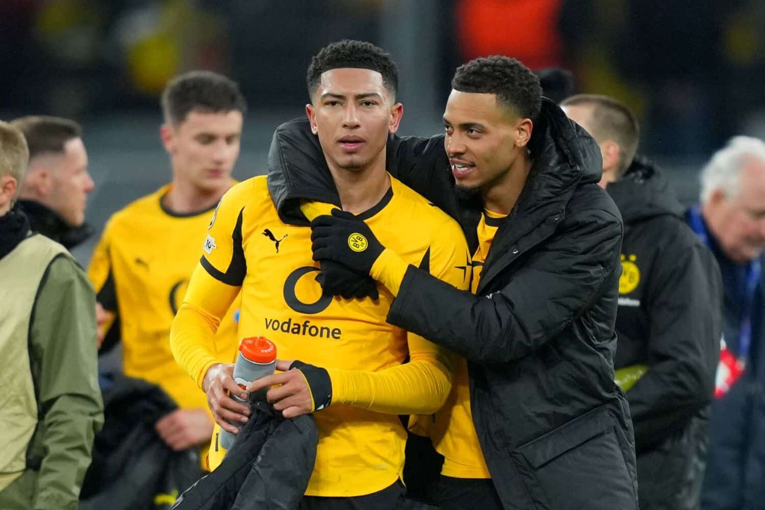 Jobe Bellingham und Felix Nmecha
