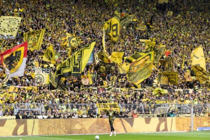 Fans von Borussia Dortmund, Gelbe Wand, Ultras, Südtribune