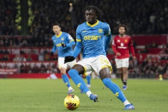 MANCHESTER - DECEMBER 30: Mateus ManÈ of Wolves controls the ball during the Premier League 2025/26 match between Manchester United, ManU and Wolverhampton Wanderers at Old Trafford, in Manchester, England. Photo by Will Palmer/Sports Press Photo PUBLICATIONxNOTxINxBRAxMEX Copyright: xWillxPalmer/SportsxPressxPhotox Sportspressphoto_SPR77846