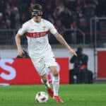 Stuttgart, Fuﬂball Europa League , VfB Stuttgart vs. BSC Young Boys Bern , Ramon Hendriks VfB mit Gesichtsmaske *** Stuttgart, Soccer Europa League , VfB Stuttgart vs BSC Young Boys Bern , Ramon Hendriks VfB with face mask